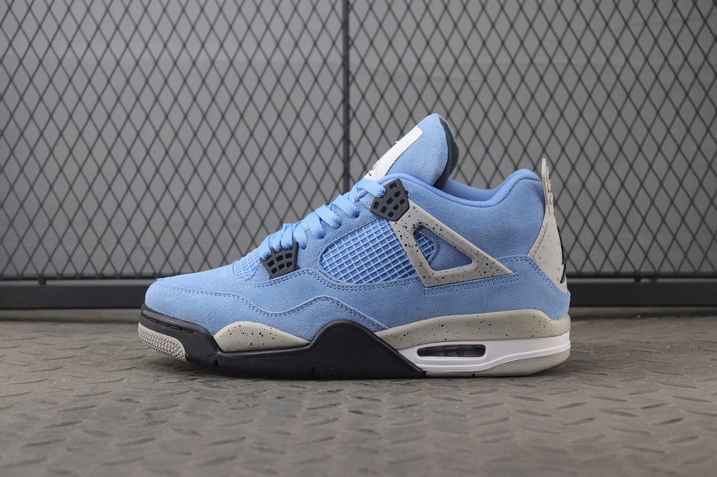 Air Jordan 4 University Blue